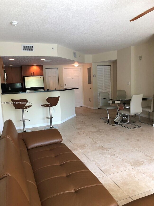 Foto del edificio - 201 Golden Isles Dr