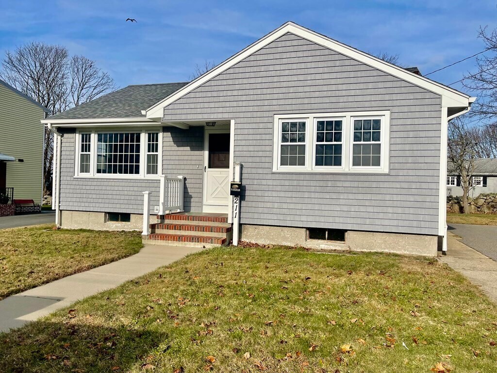 Primary Photo - 211 Portland St