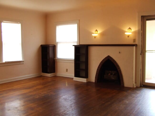 Building Photo - 412 E Baltimore Dr
