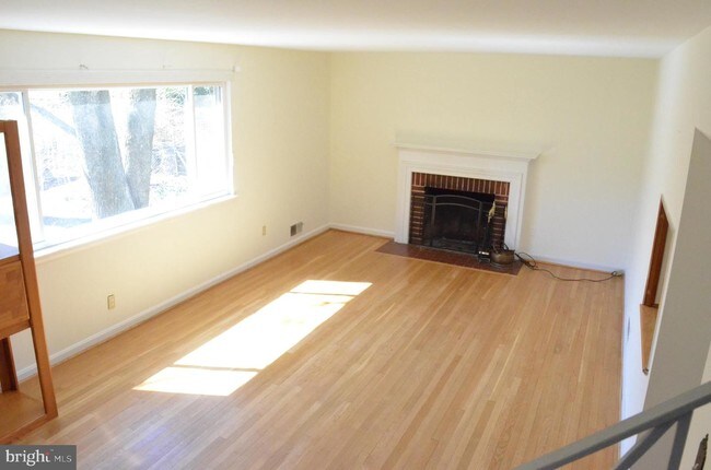 Building Photo - 1600 Tilton Dr