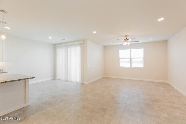 Foto del edificio - 8708 S 69th Dr