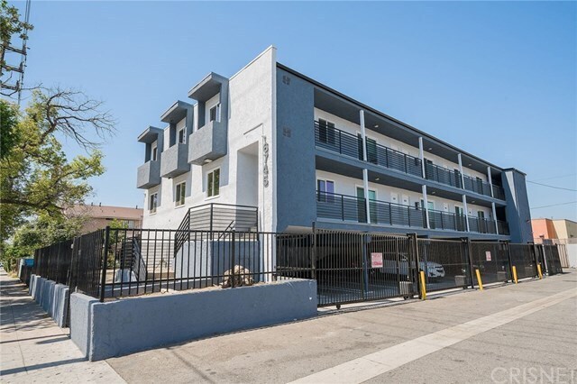 Building Photo - 6745 Laurel Canyon Blvd