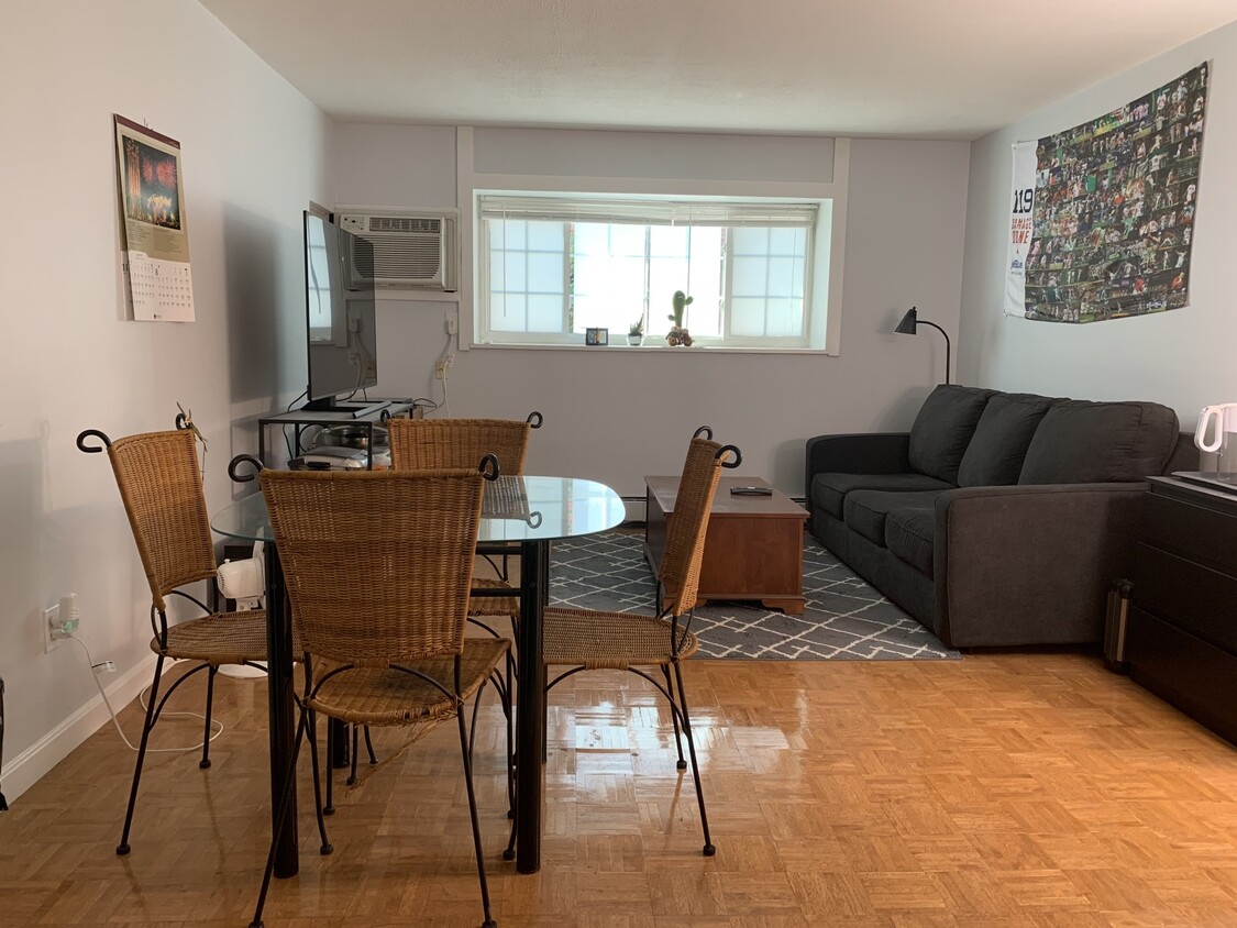 Foto principal - 15 Staples Ave
