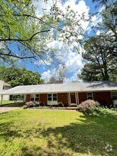 Building Photo - 2260 Briarwood Ave