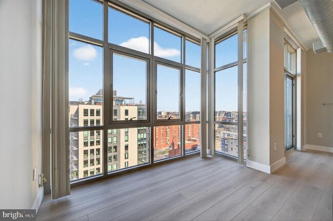 Building Photo - 811 4th St NW
