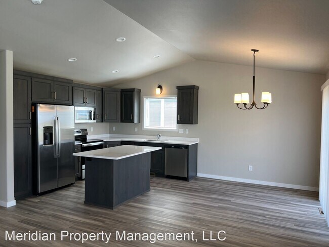 Foto del edificio - 3 br, 2.5 bath House - 1228 Marlys Dr W