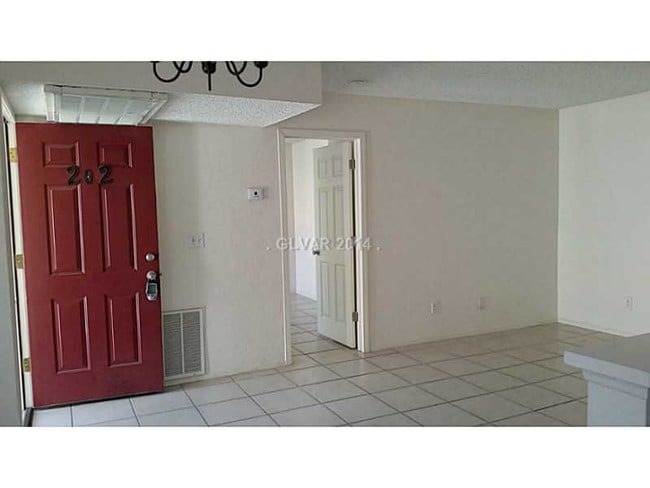 Building Photo - 4729 Nara Vista Way