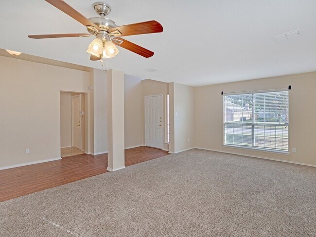 Foto del edificio - 1029 Magnolia Ln
