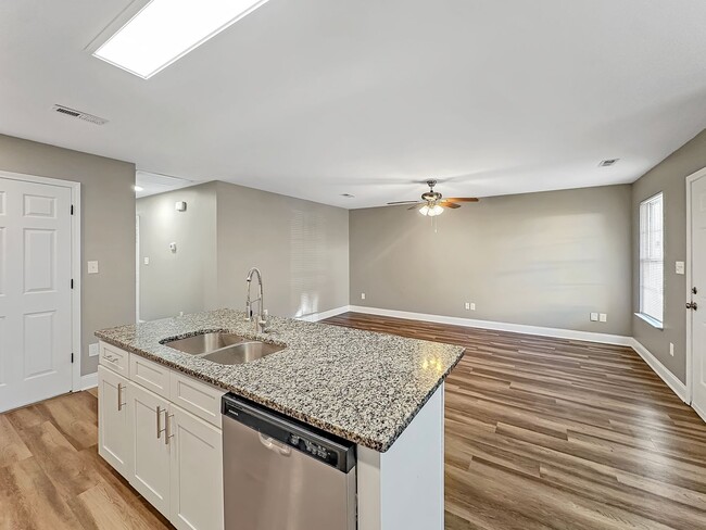 Building Photo - Newer construction-3 bedroom, 2 bath!