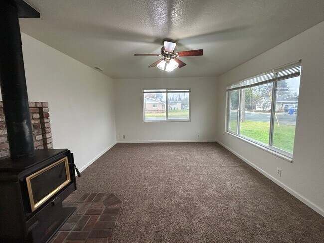 Foto del edificio - Water/Sewer Paid