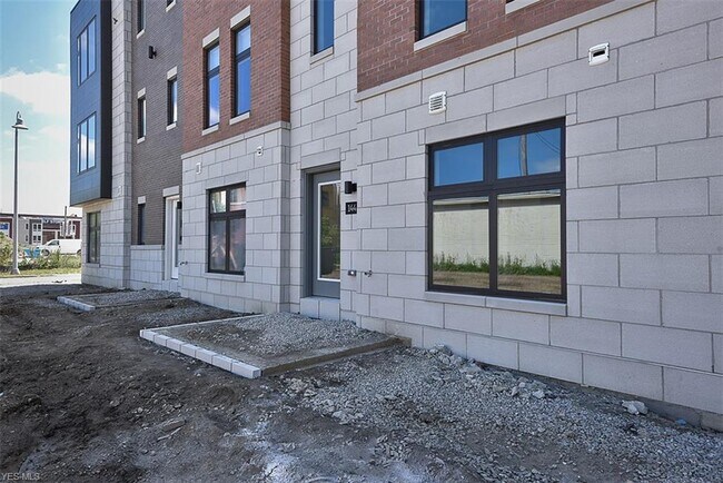 Building Photo - 1446 E 14th St