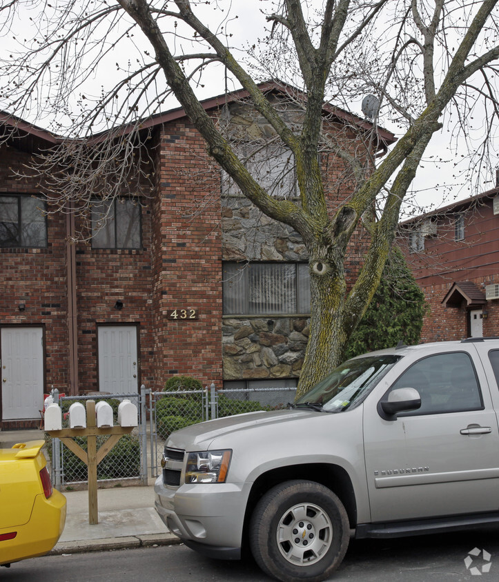 Foto del edificio - 432 Travis Ave