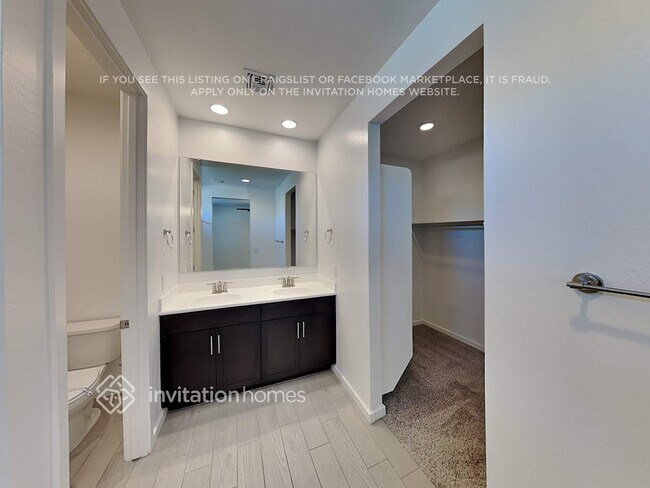 Building Photo - 17660 W Fetlock Trl