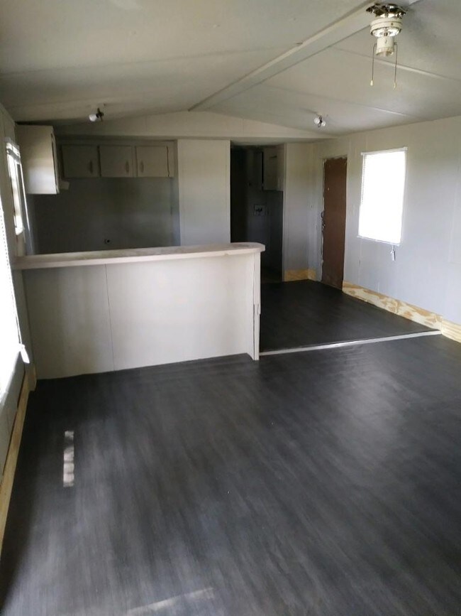 Building Photo - 22 Halstead Dr