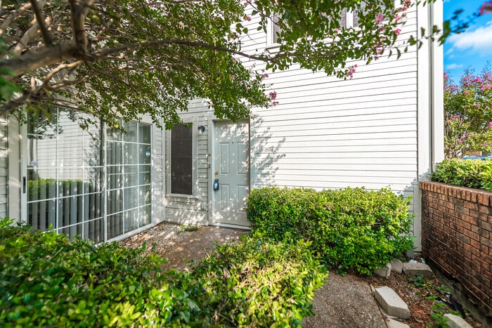Primary Photo - Cozy Move in Ready Town-Home!