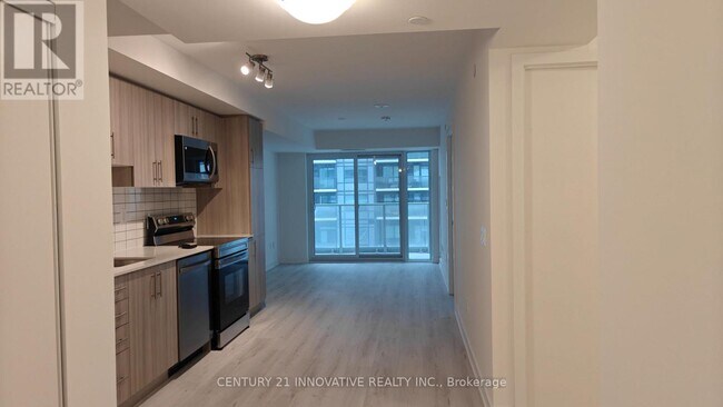 Photo du bâtiment - 1010 Sandy Beach Rd