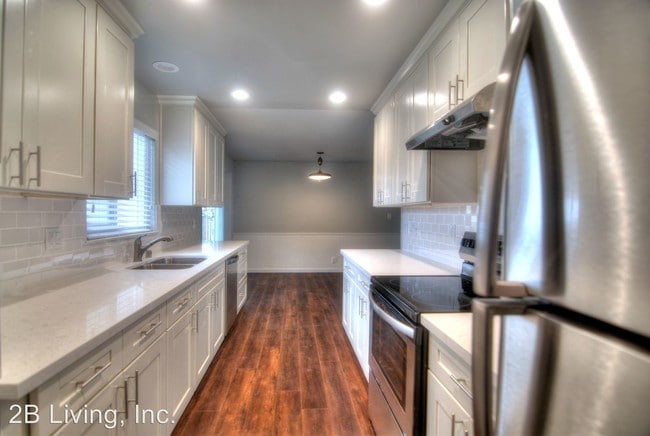 Foto del edificio - 1124 Kentwood Ave