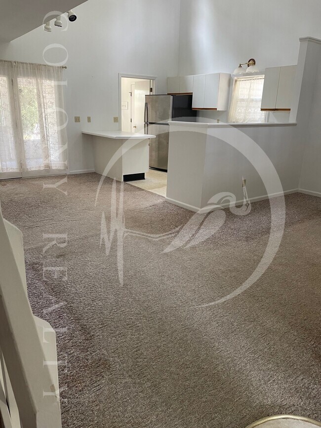 Foto del edificio - 5220 Pine Hill Ln