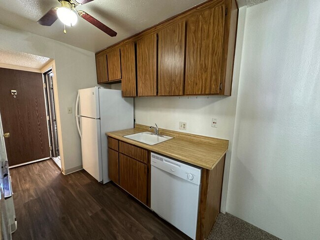 Foto del edificio - Adorable 2 bedroom 1 bath condo- in Reno
