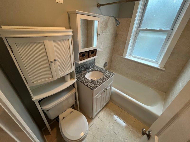 Foto del edificio - 2838 W Addison St
