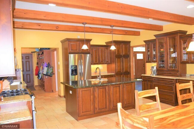 Building Photo - 8201 Strongbow Dr NE