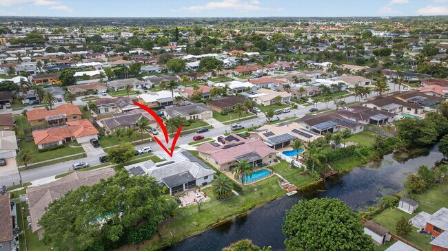 Foto del edificio - 6661 NW 23rd St