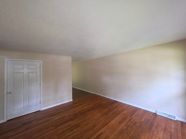 Foto del edificio - 3113 Erskine Dr