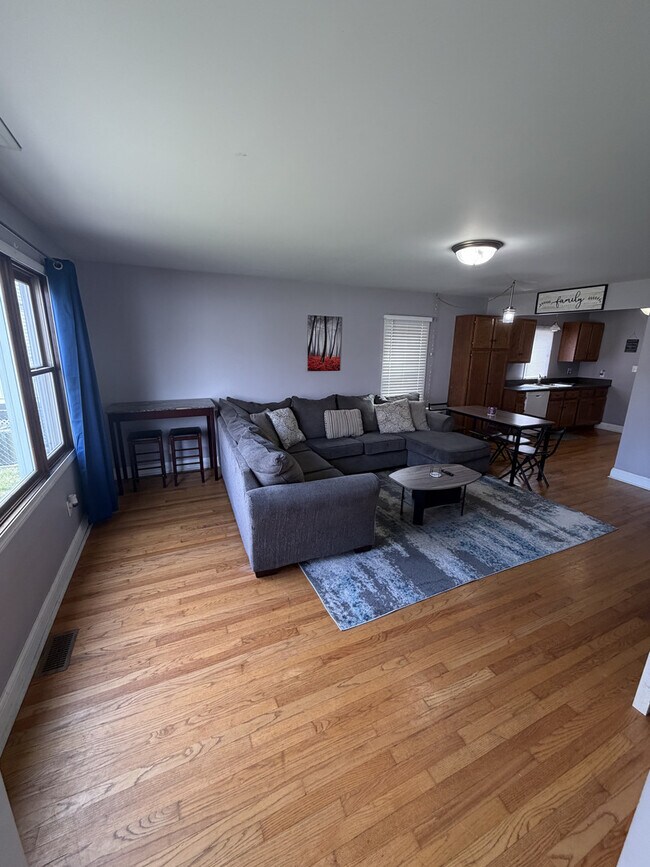 Foto del edificio - 731 2nd Ave