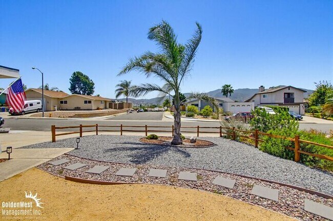 Foto del edificio - Captivating 3Bdm 2Ba Home in the Carlton Oaks/West Hills area of Santee!