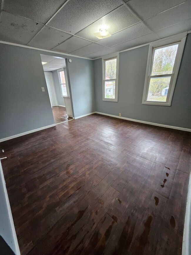 Foto del edificio - Upper 3 bedroom unit