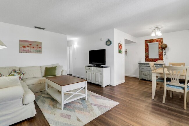 Foto del edificio - 2929 SE Ocean Blvd