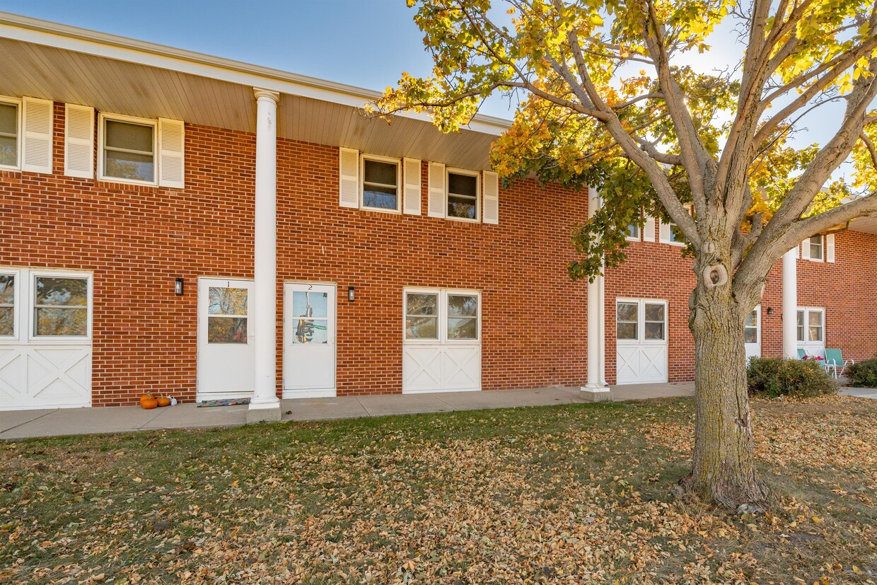 Primary Photo - 101 Pipestone St
