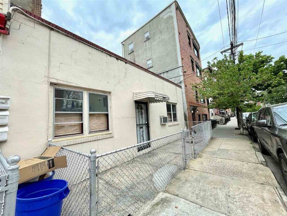 640 Bloomfield St, Hoboken, NJ 07030 House Rental in Hoboken, NJ