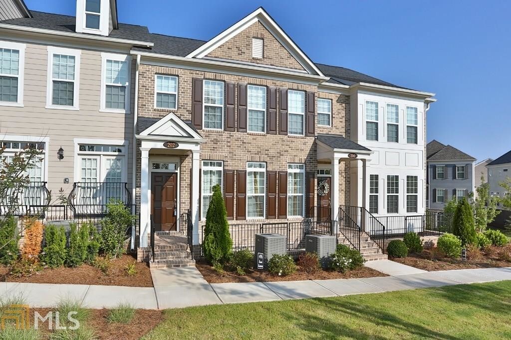 Primary Photo - 202 Braeden Way