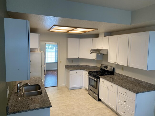 Building Photo - 27 Binnacle Ln