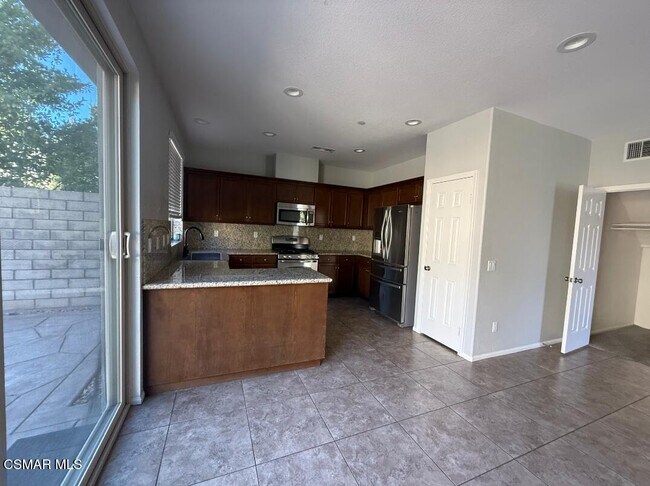 Foto del edificio - 6809 Simmons Way