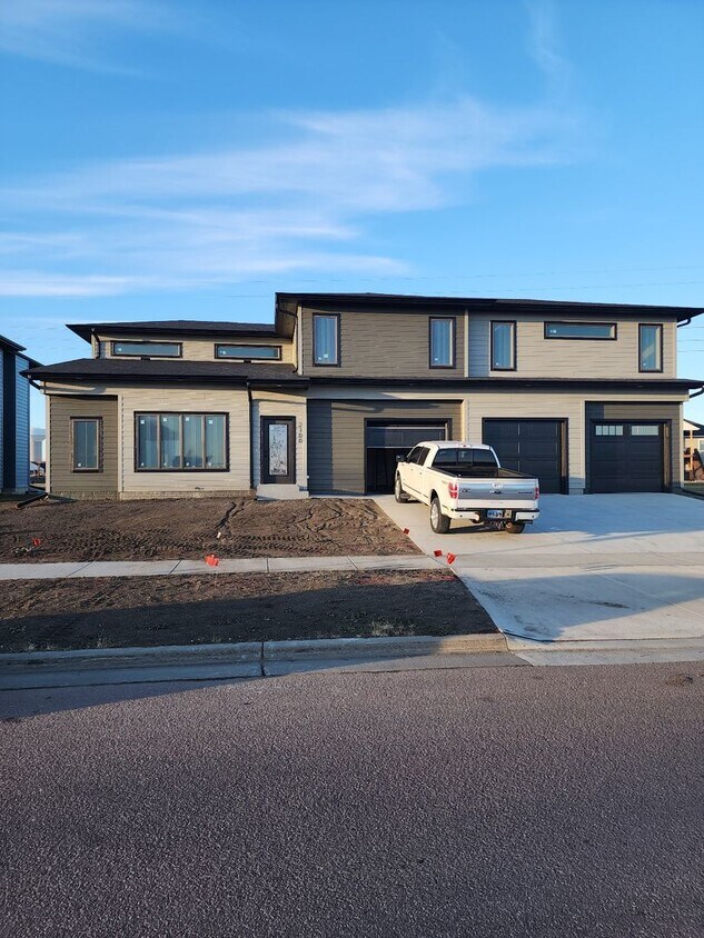 2100 W 95th St, Sioux Falls, SD 57108 House Rental in Sioux Falls, SD