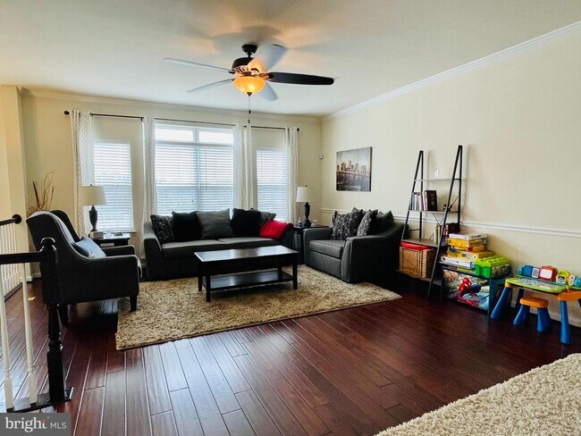 Building Photo - 7832 Sunhaven Way