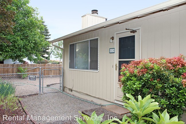 Building Photo - 5820-5820 SE 80th Ave
