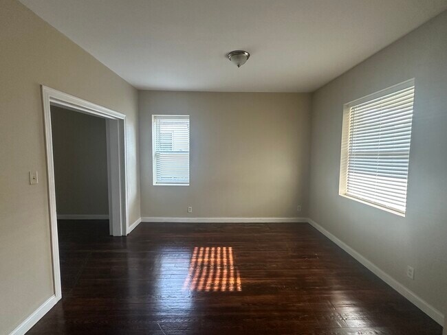 Foto del edificio - 4106 Carter Ave