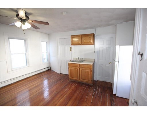 Building Photo - 11 Albion Plz