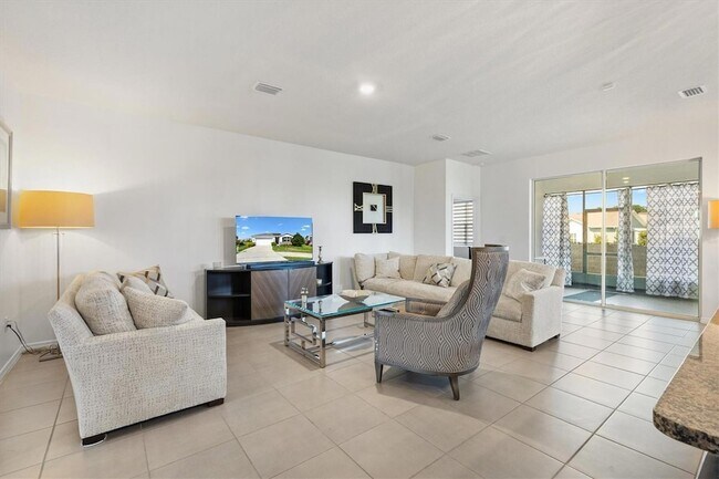 Foto del edificio - 8178 Penrose Pl