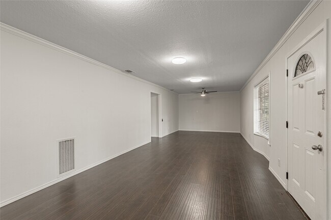Foto del edificio - 2800 Lake Rd