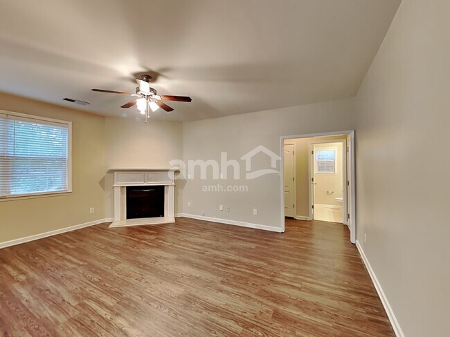 Foto del edificio - 183 Diamond Ridge Ave