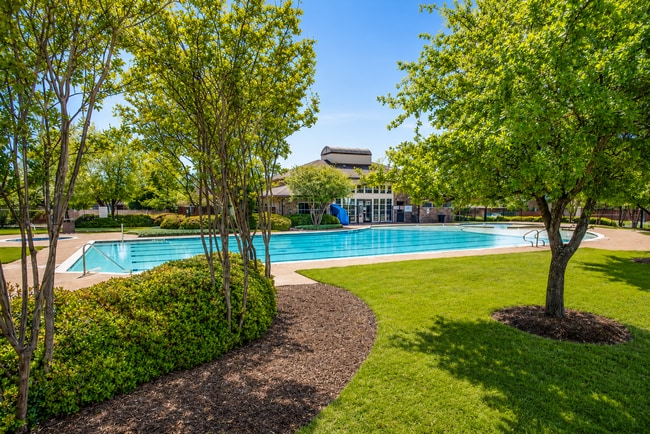 Building Photo - 15832 Coyote Hill Dr
