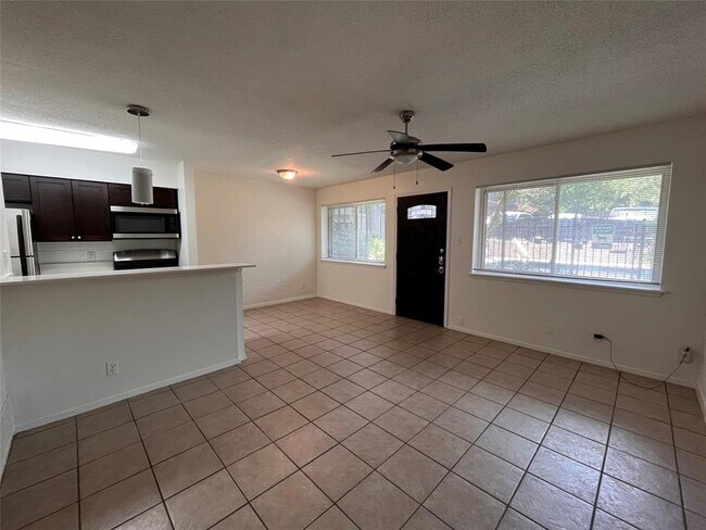 Foto del edificio - 1202 Newning Ave