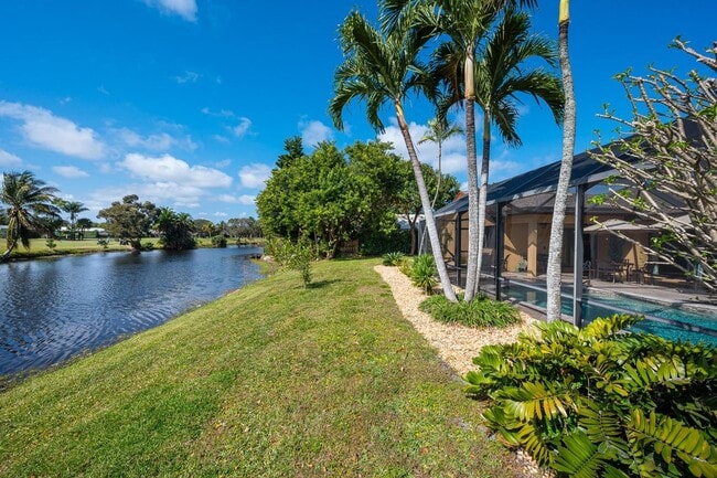 Foto del edificio - 3250 Lakeview Blvd