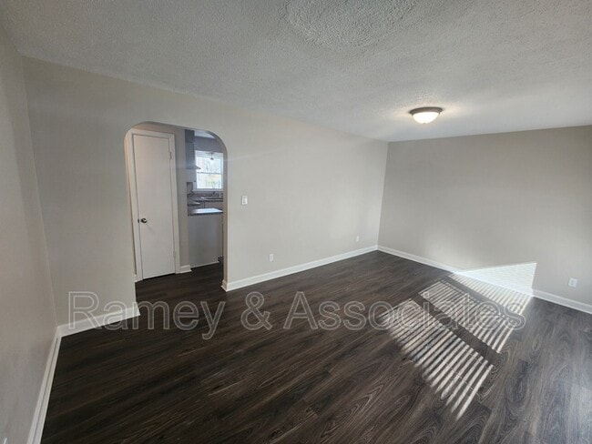 Building Photo - 4507 Dover Rd