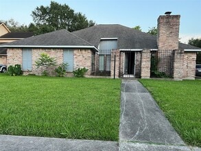 Building Photo - 15219 Paladora Dr