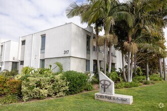 Building Photo - 317 Pine Ave